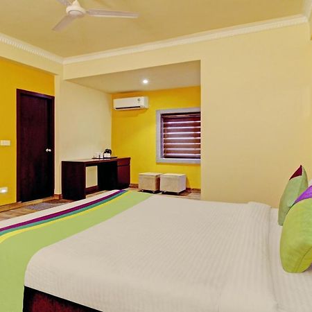 Treebo Asl Prime, Near Ballygunge Railway Station Kolkata Exterior photo